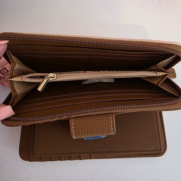 Stone Mountain Blush and Tan Leather Wallet - Picture 8 of 12